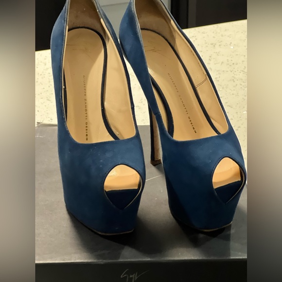 Authentic Giuseppe Zanotti liza 90 pl heel